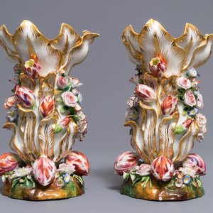 A pair of vases with applied floral design, Jacob Petit, Paris, 19th C. — 照片 2