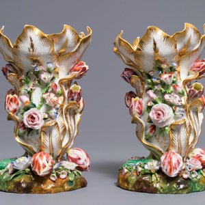 A pair of vases with applied floral design, Jacob Petit, Paris, 19th C. — 照片 3