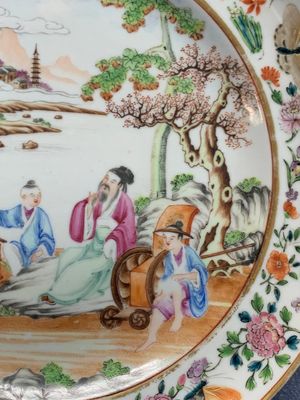 A pair of very fine Chinese Canton famille rose monogrammed plates, 19th C. — photo 2