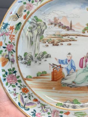 A pair of very fine Chinese Canton famille rose monogrammed plates, 19th C. — photo 3