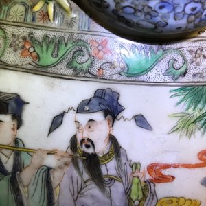 A pair of very large Chinese famille verte vases with fine narrative design, 19th C. — photo 37