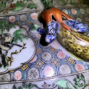 A pair of very large Chinese famille verte vases with fine narrative design, 19th C. — photo 9