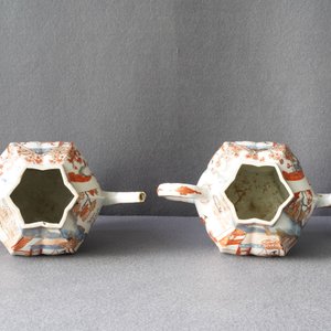 A pair of very large Chinese Imari-style teapots and covers, Kangxi — photo 11