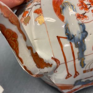 A pair of very large Chinese Imari-style teapots and covers, Kangxi — photo 27