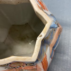 A pair of very large Chinese Imari-style teapots and covers, Kangxi — photo 30