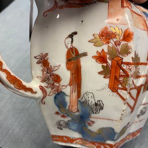 A pair of very large Chinese Imari-style teapots and covers, Kangxi — photo 33