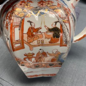 A pair of very large Chinese Imari-style teapots and covers, Kangxi — photo 34