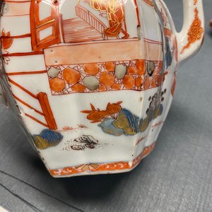 A pair of very large Chinese Imari-style teapots and covers, Kangxi — photo 54
