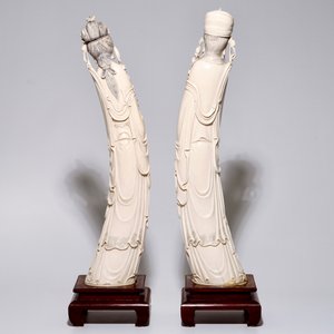 A pair of very large Chinese ivory figures of a man and a woman, ca. 1900 — photo 3