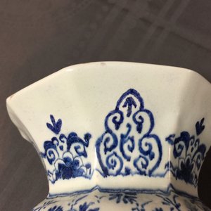 A pair of very large Dutch Delft blue and white vases, first quarter 18th C. — photo 14