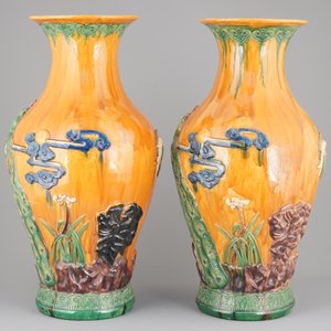 A pair of very tall Chinese sancai glazed vases, 1st half 20th C. — foto 2