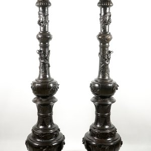 A pair of very tall Japanese bronze floor lamp columns, Meiji, 19th C. — 照片 1
