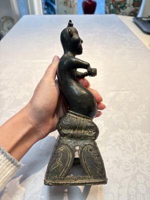 A pair of Vietnamese bronze figures, 19/20th C. — foto 4