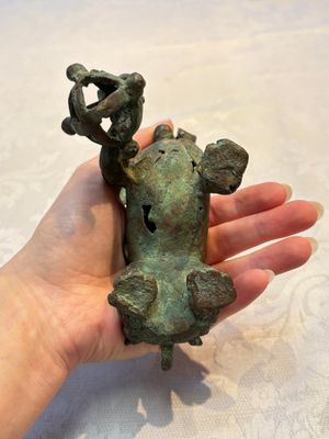 A pair of Vietnamese bronze lions, 19/20th C. — photo 12