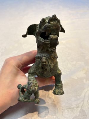 A pair of Vietnamese bronze lions, 19/20th C. — photo 8