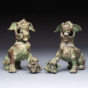 A pair of Vietnamese bronze lions, 19/20th C. — photo 1