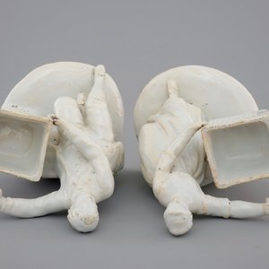A pair of white Delft figural salts, 18th C. — 照片 7