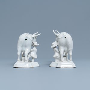 A pair of white Dutch Delftware groups of cows with milkers, 18th C. — 照片 5