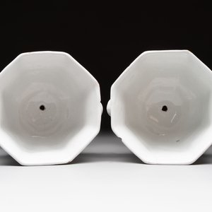 A pair of white-glazed Brussels faience jardinières, 18th C. — 照片 5