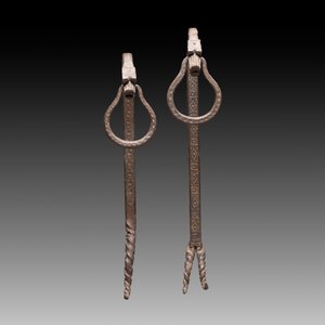 A pair of wrought iron elements, possibly Hispano-Moresque, 16th C. — photo 2