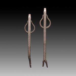 A pair of wrought iron elements, possibly Hispano-Moresque, 16th C. — photo 3