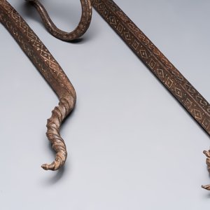 A pair of wrought iron elements, possibly Hispano-Moresque, 16th C. — photo 6