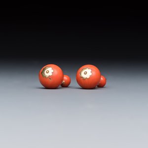 A pair of yellow gold and red coral dormeuse earrings — photo 3