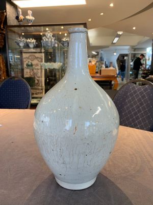 A pale celadon-glazed vase, a jar and a ewer, Asia, 19th C and later — photo 14
