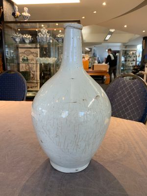 A pale celadon-glazed vase, a jar and a ewer, Asia, 19th C and later — photo 15