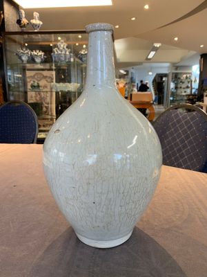A pale celadon-glazed vase, a jar and a ewer, Asia, 19th C and later — photo 16