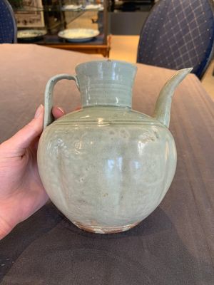 A pale celadon-glazed vase, a jar and a ewer, Asia, 19th C and later — photo 7