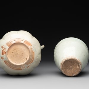 A pale celadon-glazed vase, a jar and a ewer, Asia, 19th C and later — photo 12