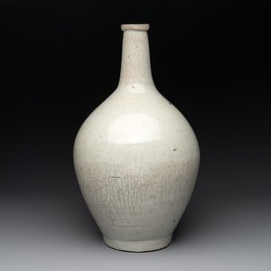 A pale celadon-glazed vase, a jar and a ewer, Asia, 19th C and later — photo 3