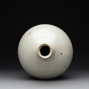 A pale celadon-glazed vase, a jar and a ewer, Asia, 19th C and later — photo 5