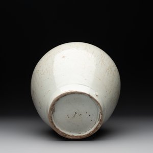 A pale celadon-glazed vase, a jar and a ewer, Asia, 19th C and later — photo 6