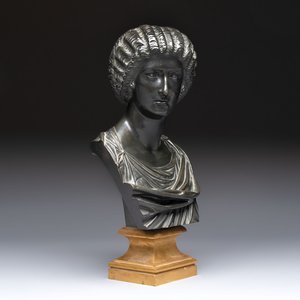 A parcel-gilt bronze bust of a Roman woman, possibly Livia Drusilla or Agrippina the Elder, France, Empire period, early 19th C. — 照片 1
