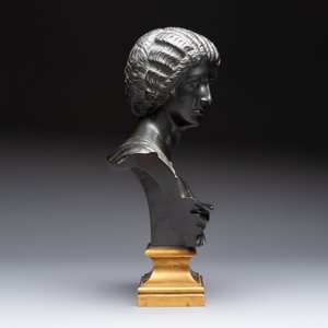 A parcel-gilt bronze bust of a Roman woman, possibly Livia Drusilla or Agrippina the Elder, France, Empire period, early 19th C. — 照片 5