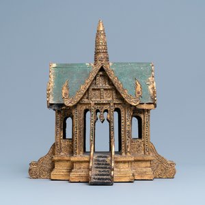 A parcel-gilt carved wood miniature temple, Thailand, 19/20th C. — 照片 4