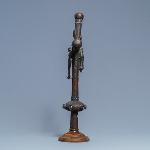 A partly gilded copper procession crucifix with Corpus Christi and Madonna with child, mounted with small Limoges enamel plaques, France, 15/16th C. — 照片 4