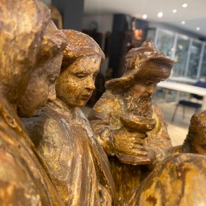 A partly gilded polychrome wooden 'Circumcision' group, Flanders, 16th C. — 照片 24