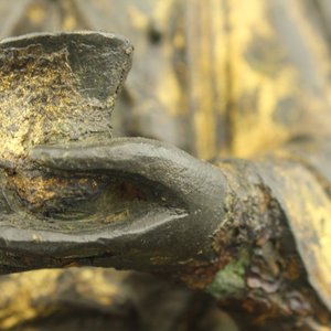 A partly gilt bronze model of a Guanyin, seated on a lacquered wood throne, Ming dynasty — 照片 19