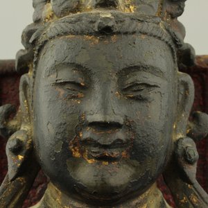 A partly gilt bronze model of a Guanyin, seated on a lacquered wood throne, Ming dynasty — 照片 9