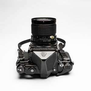 A Pentax 6x7 MLU with TTL prism, 3 lenses and accessories — photo 8