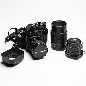 A Pentax 6x7 MLU with TTL prism, 3 lenses and accessories — 照片 1