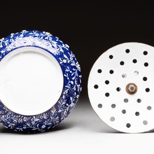 A Persian enamel and bone-inlaid frame, and an enamel flower holder, 19/20th C. — foto 9