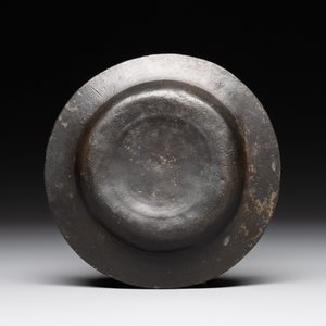 A pewter 'dobbelier' or saucer dish, The Netherlands, 16/17th C. — foto 2