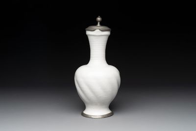 A pewter-mounted white Dutch Delftware jug, 17th C. — photo 4