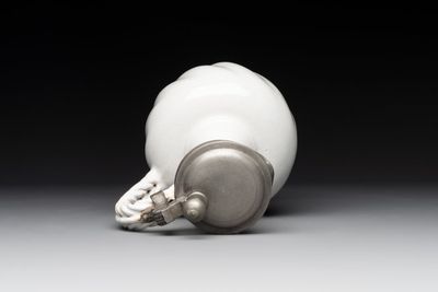 A pewter-mounted white Dutch Delftware jug, 17th C. — photo 5