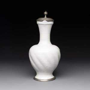 A pewter-mounted white Dutch Delftware jug, 17th C. — photo 4