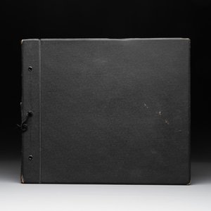 A photo album documenting the Huanggutun incident, prominent figures of China and sights of Beijing in the early 20th C., dated 1928 — foto 1